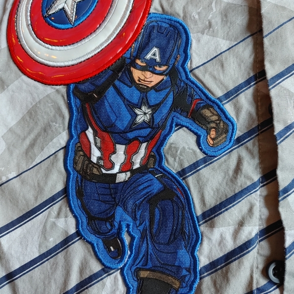Captain America Button Down Short Sleeve Shirt Size 5/6 Boys - Picture 2 of 8